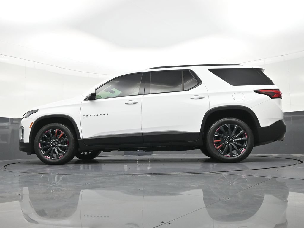 Used 2024 Chevrolet Traverse RS FWD image 29