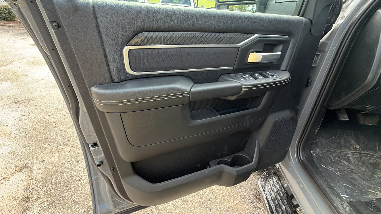 New 2026 RAM 3500 Big Horn AWD/4WD image 14