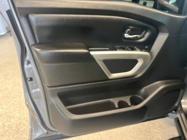Used 2023 Nissan Titan SV w/ SV Convenience Package AWD/4WD image 26