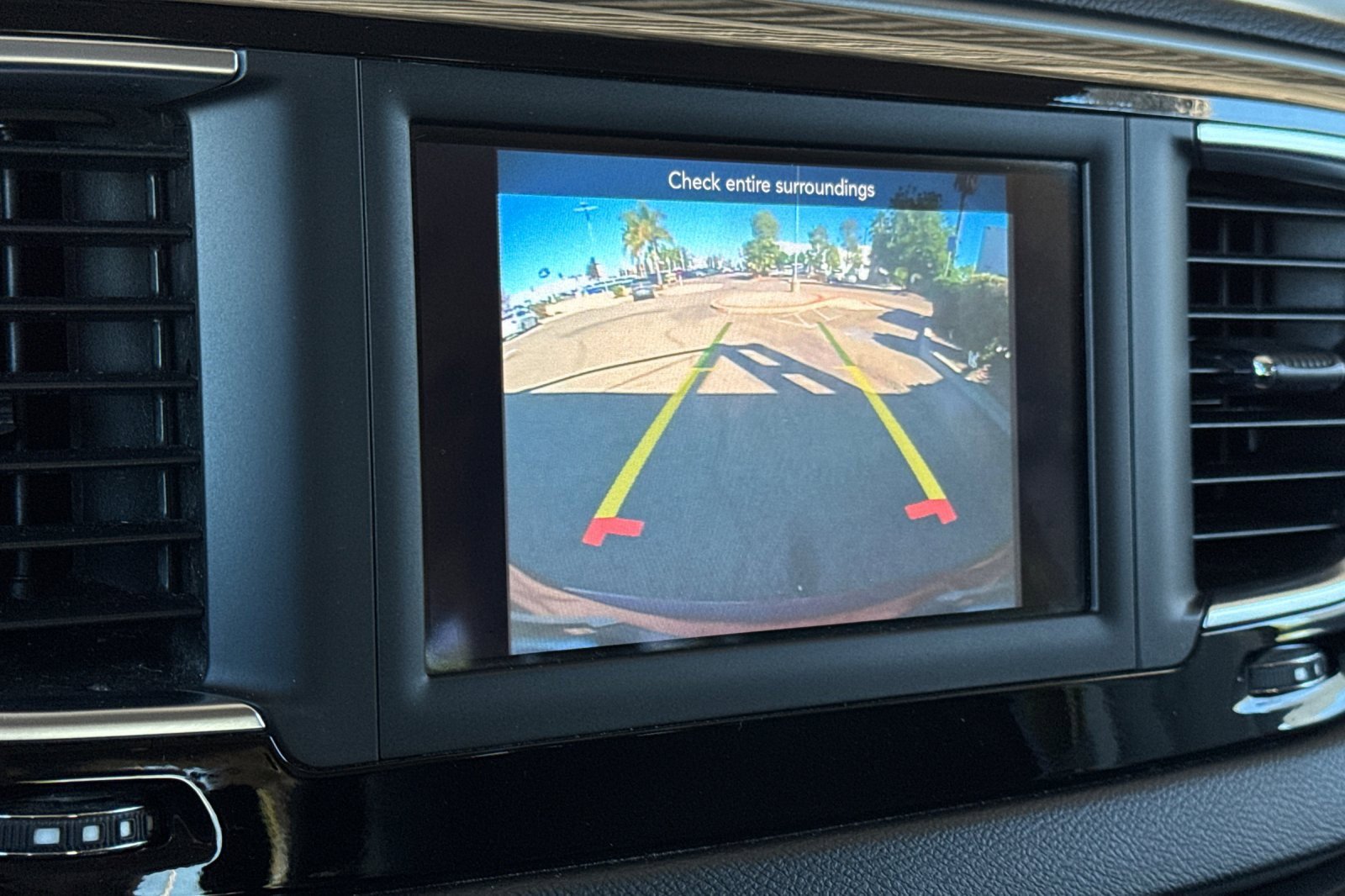 Used 2020 Chrysler Pacifica Touring-L w/ Tire & Wheel Group image 19