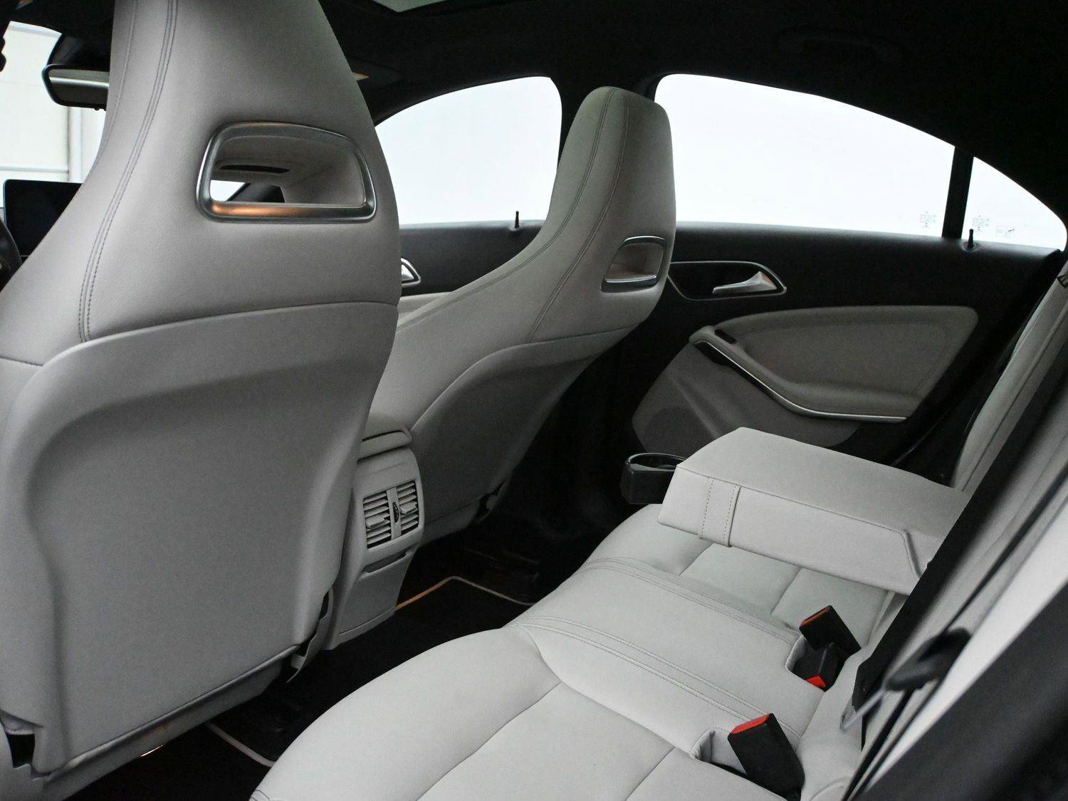 Used 2019 Mercedes-Benz CLA 250 4MATIC image 11