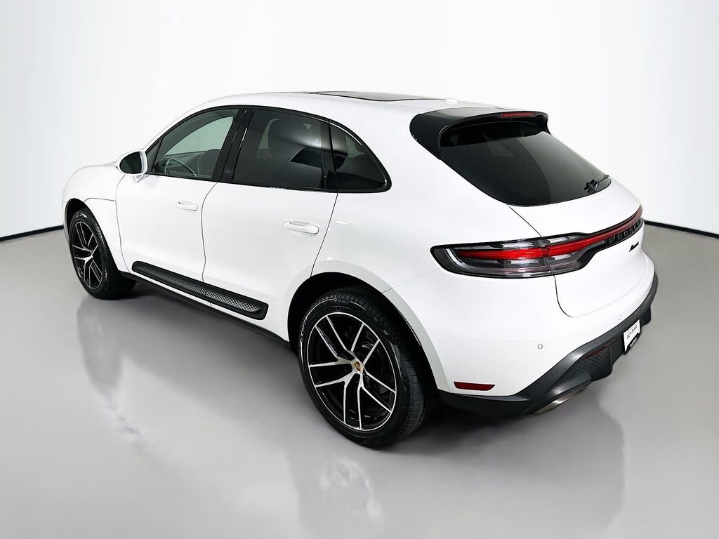 Certified 2023 Porsche Macan AWD/4WD image 3