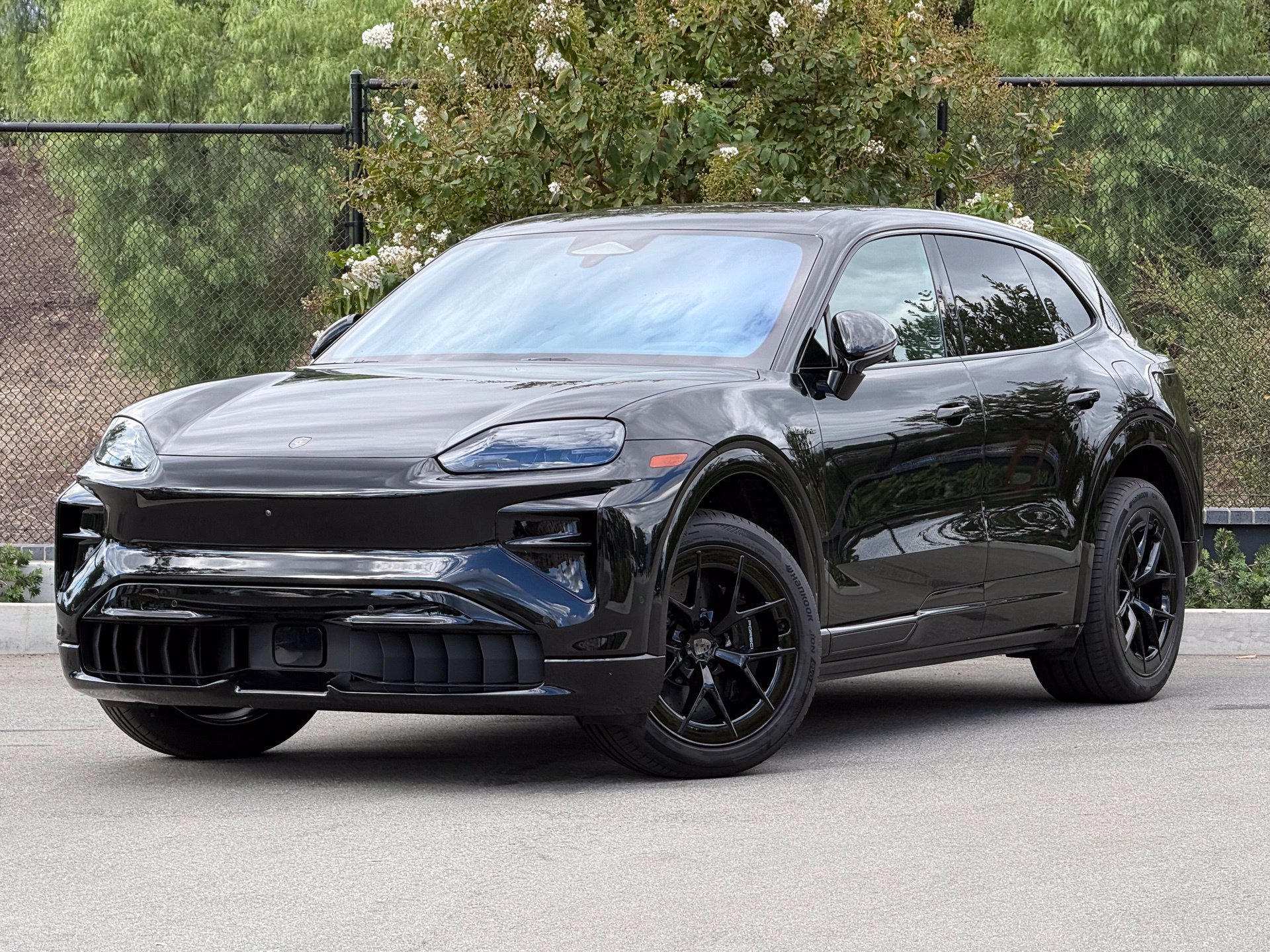 New 2026 Porsche Cayenne Turbo AWD/4WD image 1