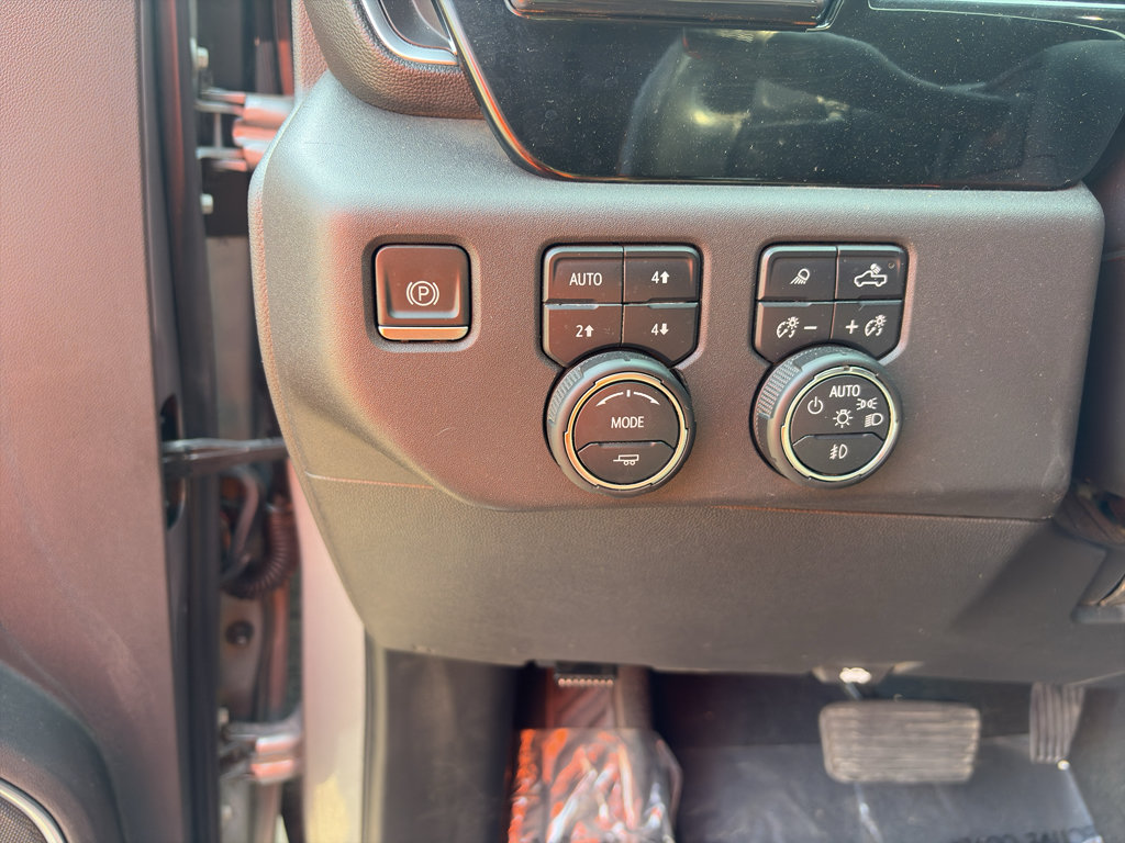 Used 2024 Chevrolet Silverado 1500 LT Trail Boss w/ Convenience Package II AWD/4WD image 29