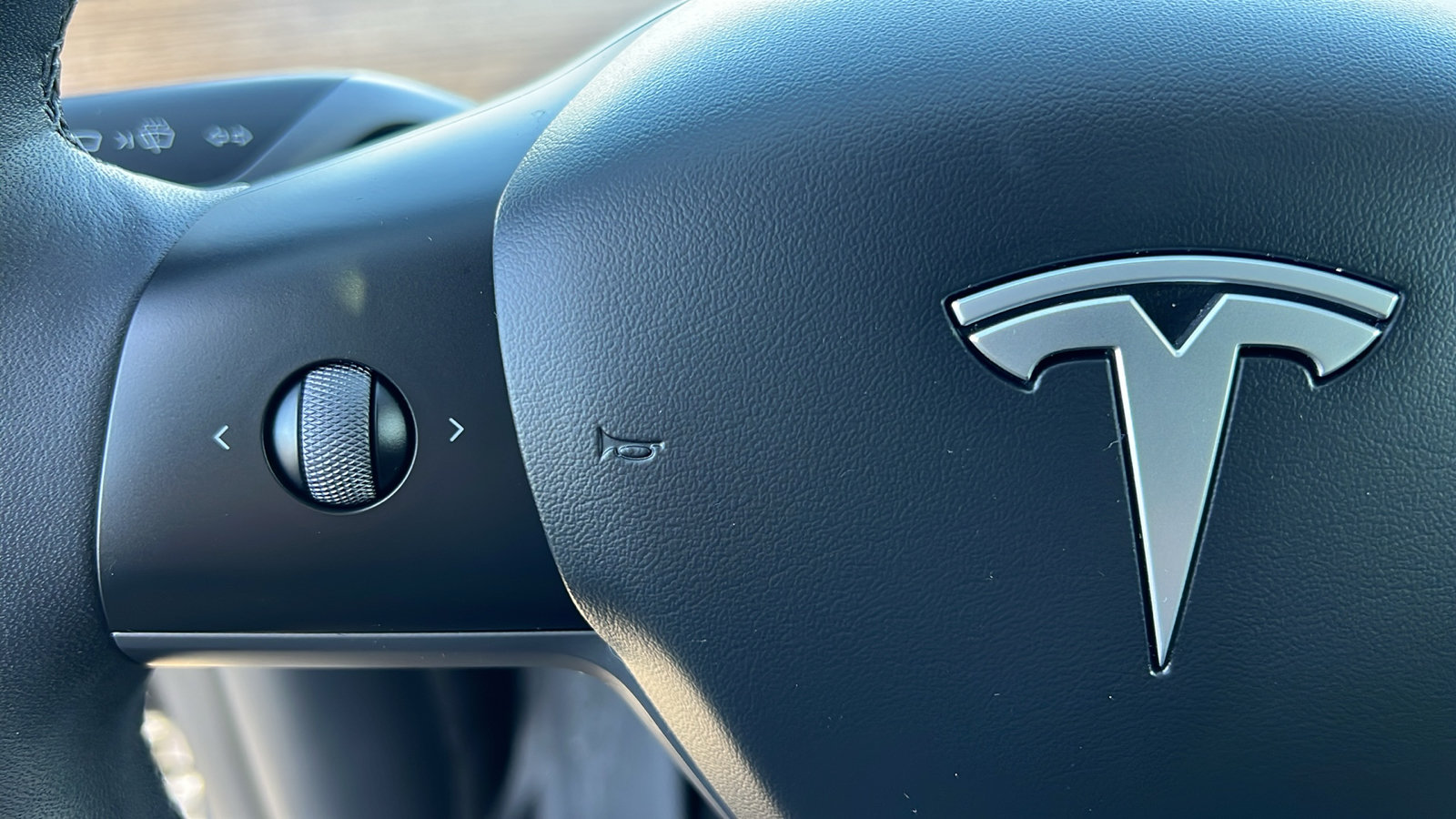 Used 2023 Tesla Model Y Long Range AWD/4WD image 24