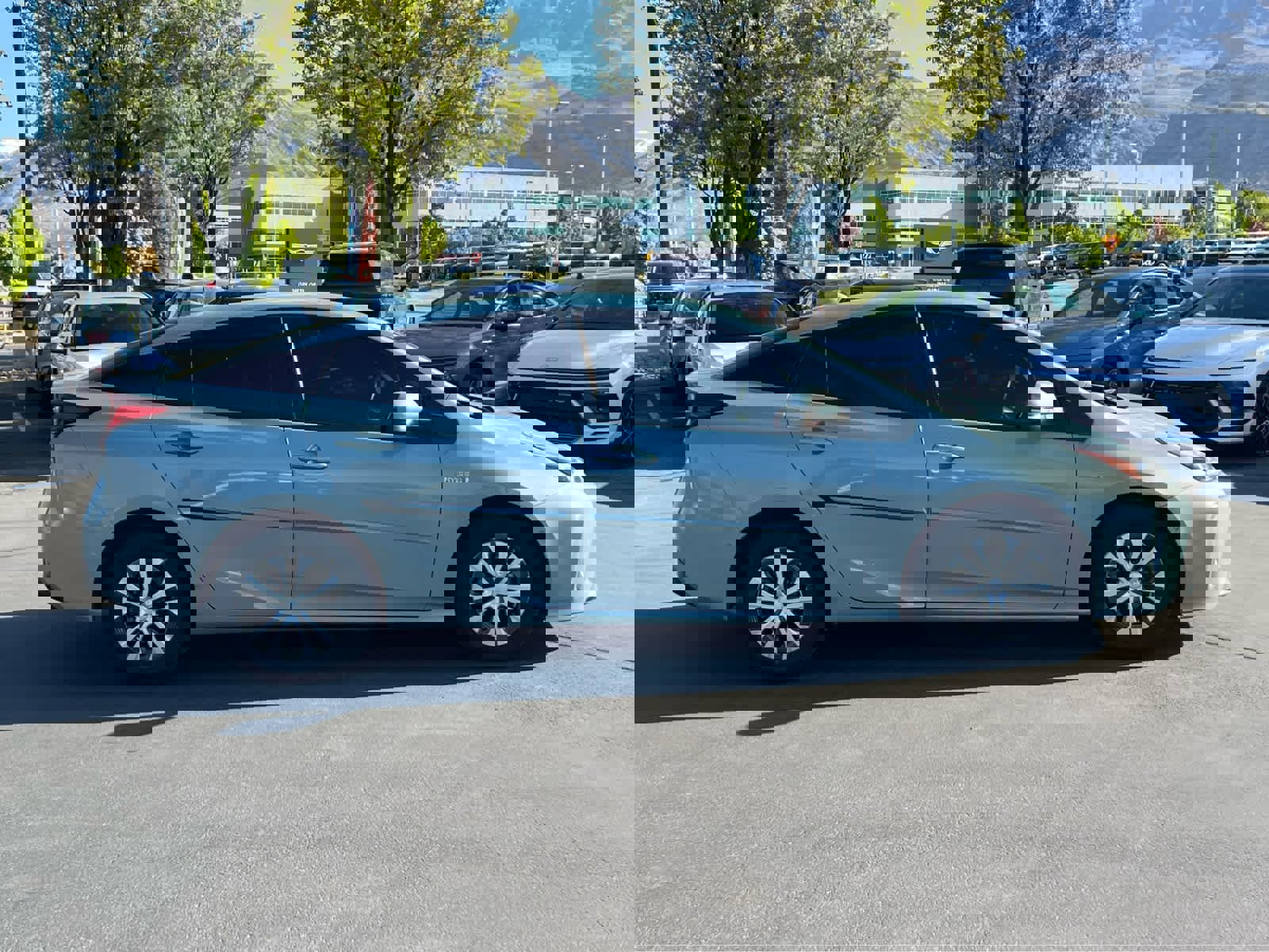 Used 2022 Toyota Prius XLE w/ Advanced Technology Package image 6