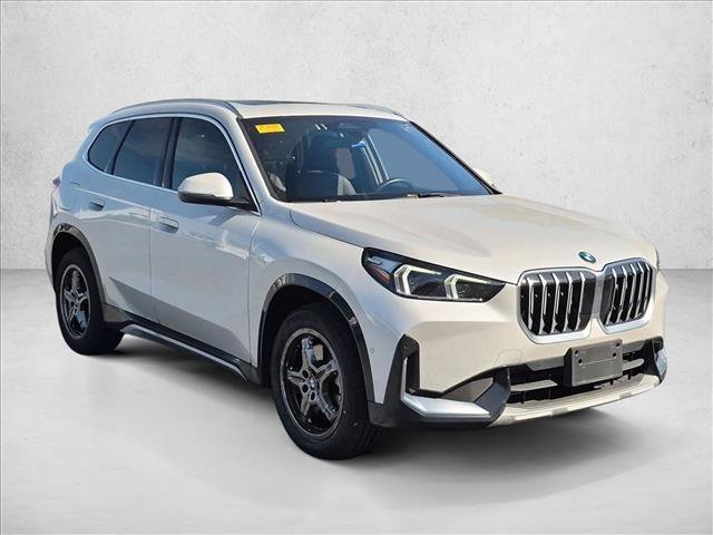Used 2025 BMW X1 xDrive28i AWD/4WD image 3