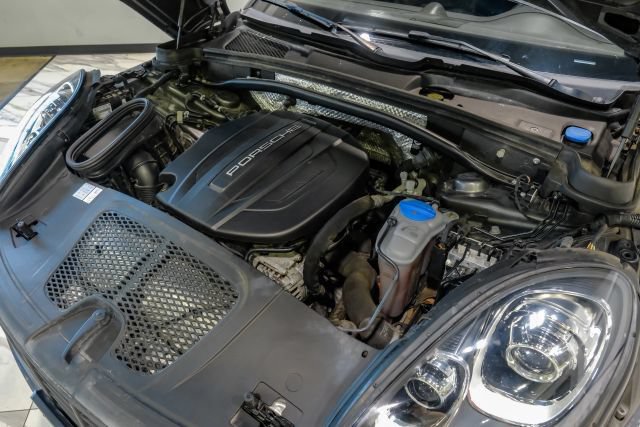 Used 2018 Porsche Macan Sport Edition AWD/4WD image 82