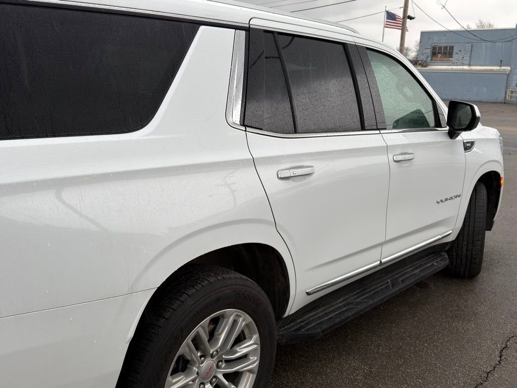 Used 2024 GMC Yukon SLT AWD/4WD image 12