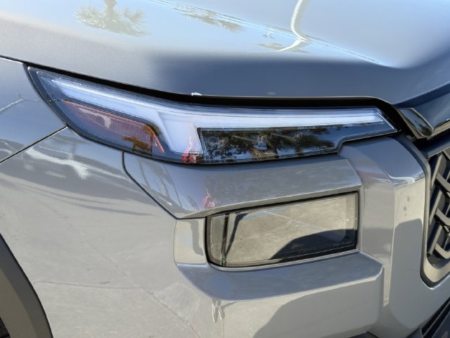 Used 2026 Subaru Outback Premium AWD/4WD image 8