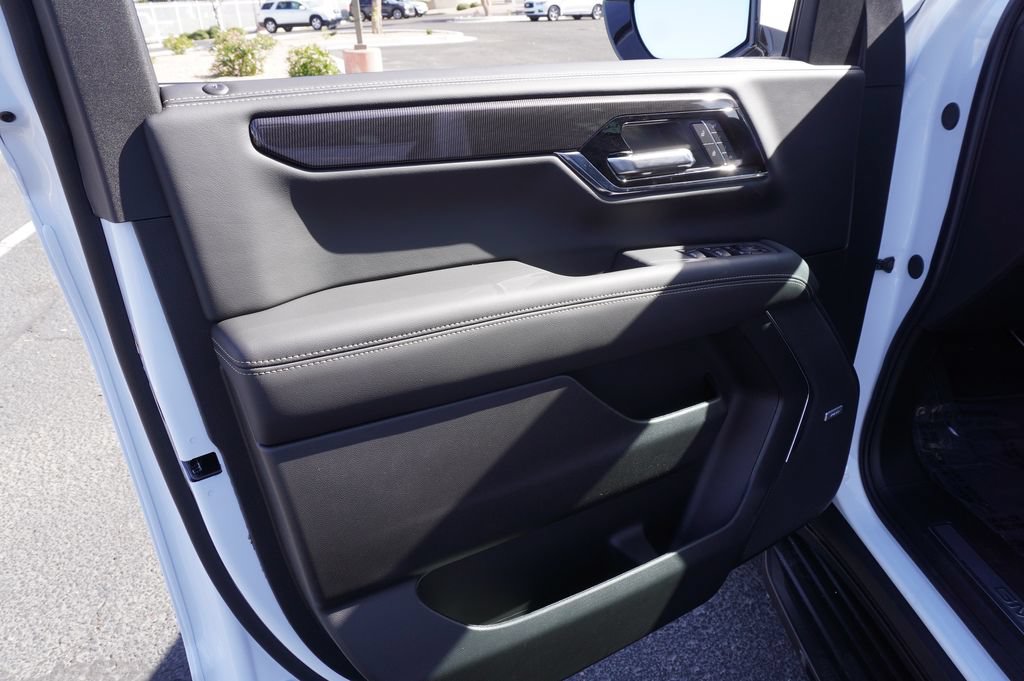 New 2026 GMC Yukon XL Elevation AWD/4WD image 16