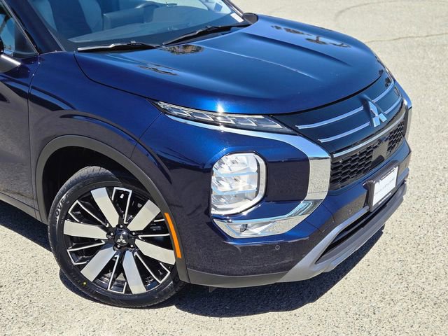 Used 2025 Mitsubishi Outlander SE FWD image 4