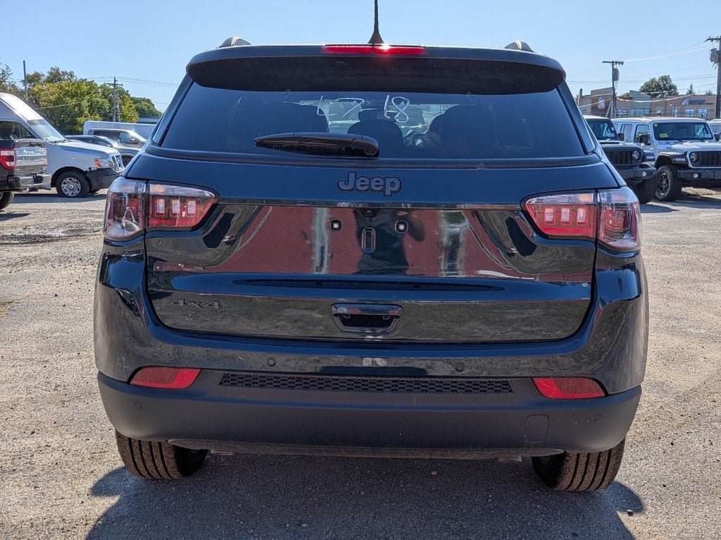 New 2026 Jeep Compass Limited w/ Sun, Sound & Navigation Group AWD/4WD image 4