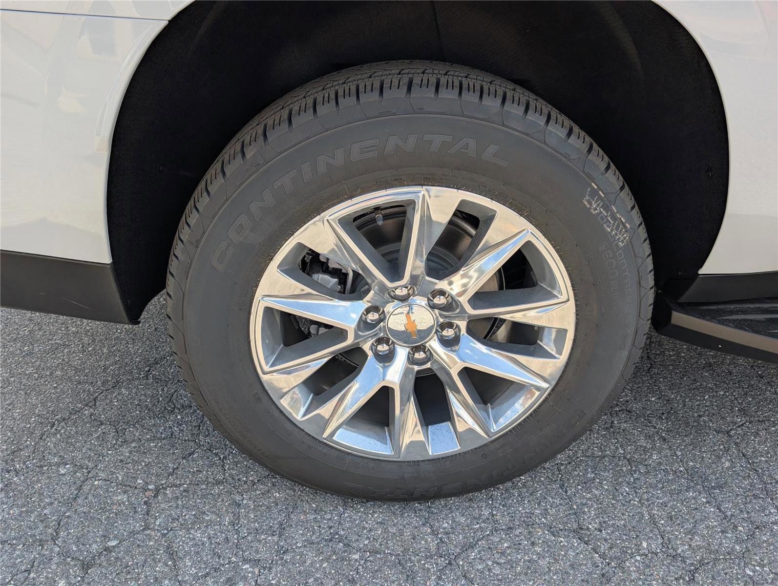 New 2026 Chevrolet Suburban Premier image 5