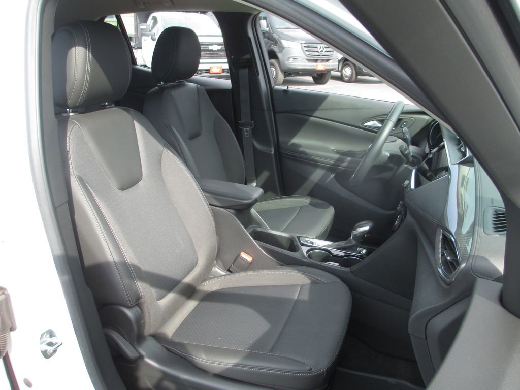 Used 2023 Buick Encore GX Preferred FWD image 19