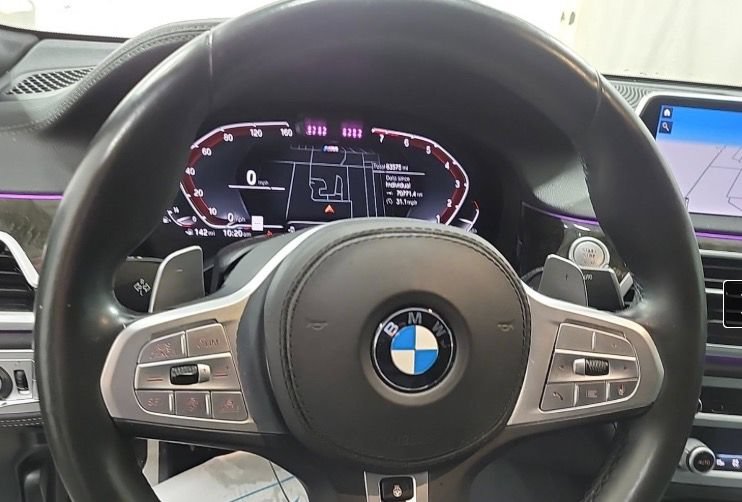 Used 2020 BMW 740i w/ M Sport Package RWD image 3