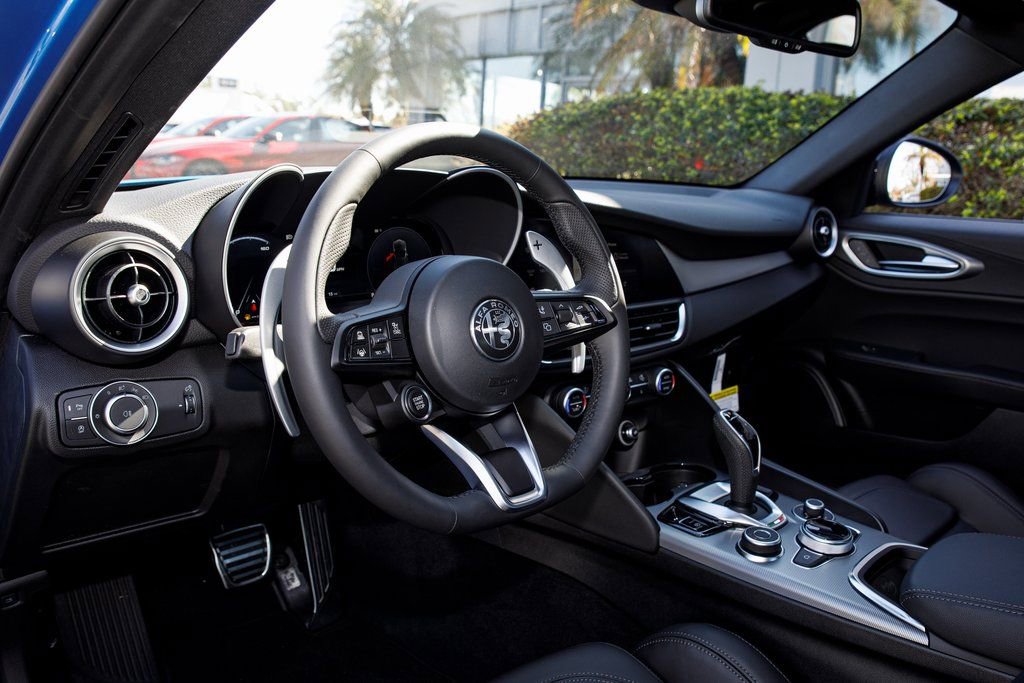 New 2026 Alfa Romeo Giulia w/ Driving Assist Package RWD image 22