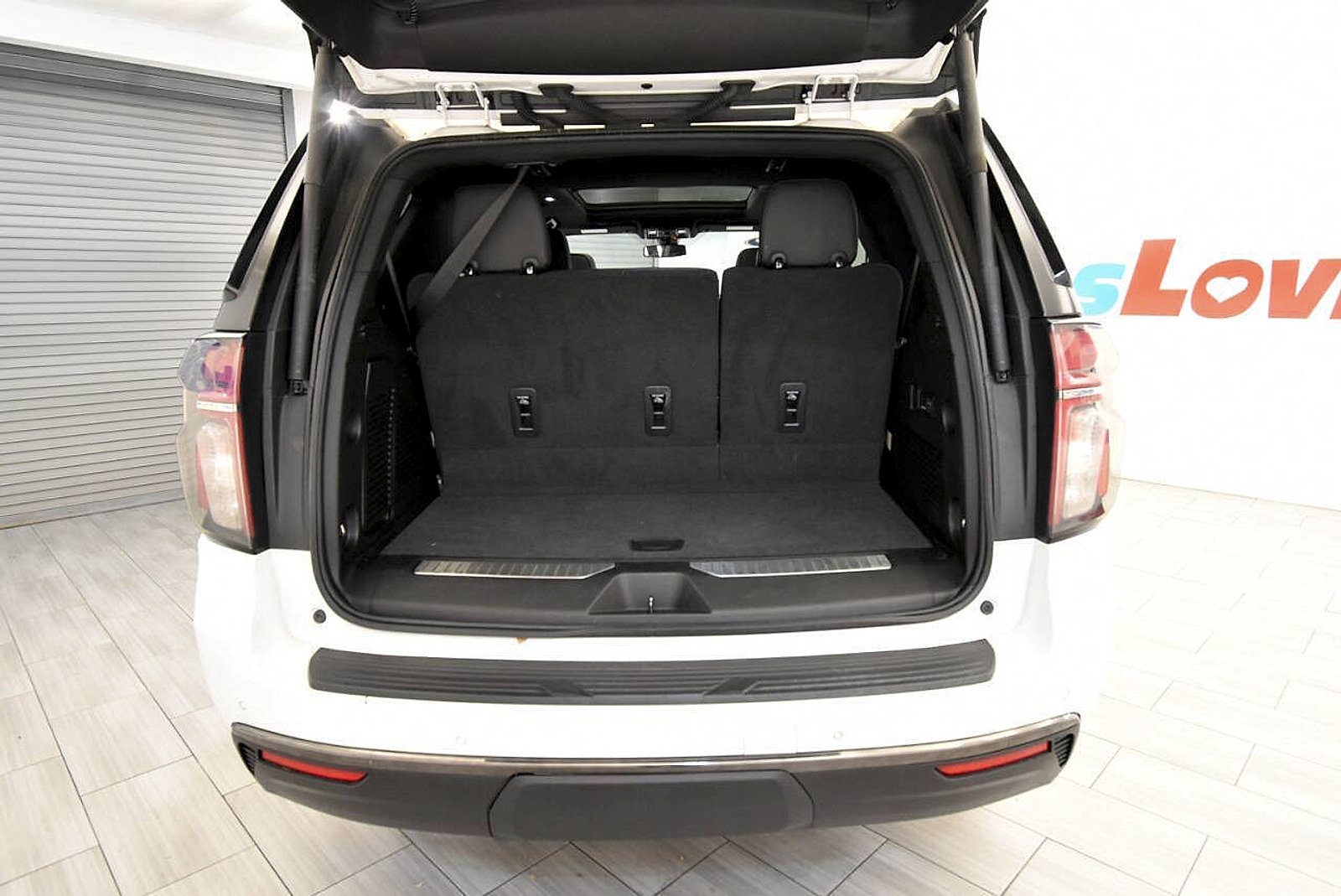 Used 2022 Chevrolet Tahoe RST w/ Luxury Package AWD/4WD image 39