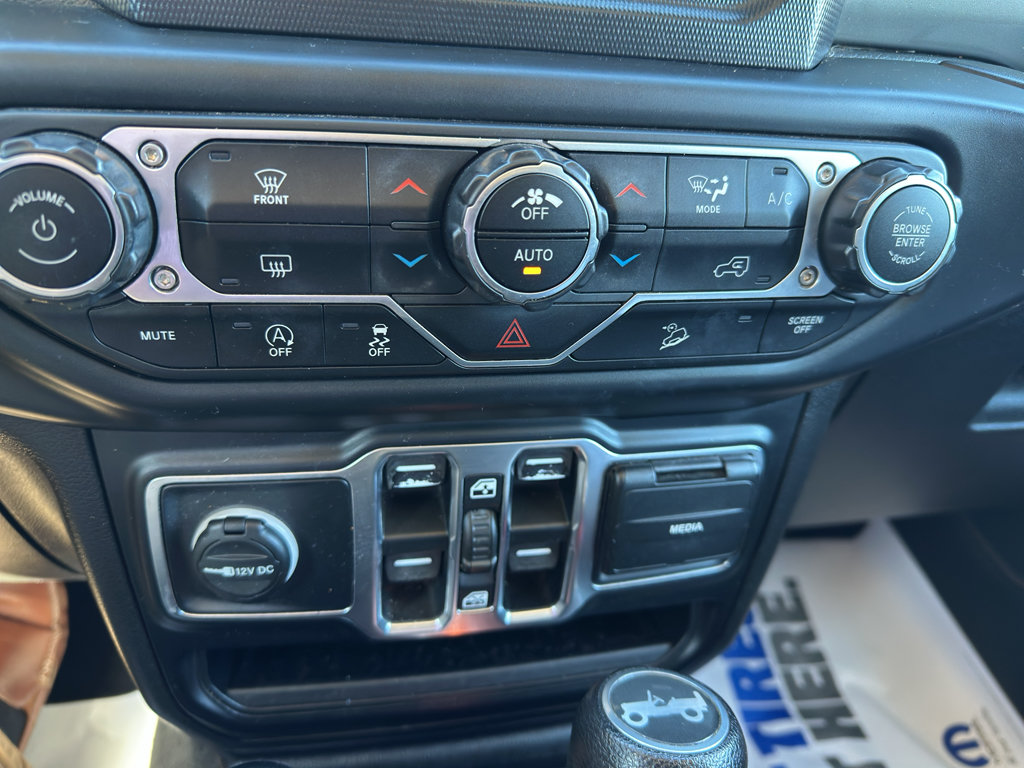 Used 2020 Jeep Wrangler Unlimited Sahara AWD/4WD image 17
