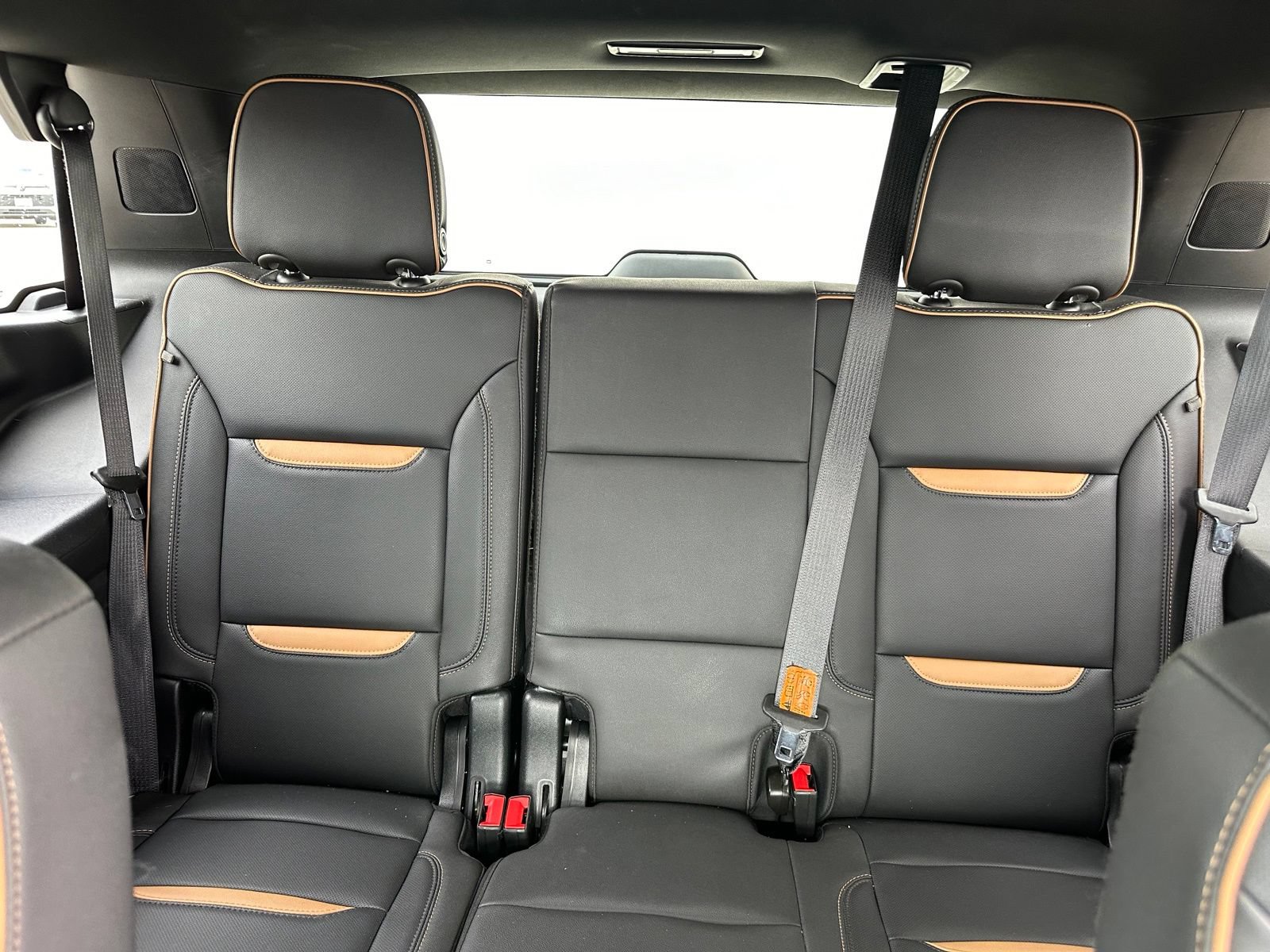 Used 2024 GMC Yukon AT4 AWD/4WD image 15