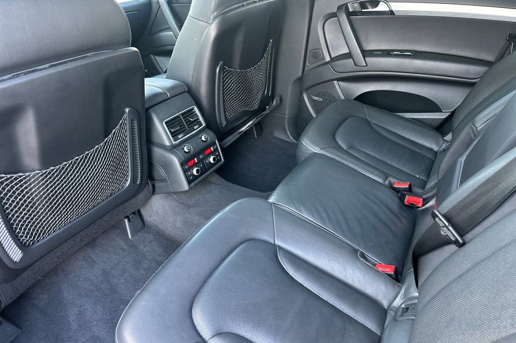 Used 2015 Audi Q7 3.0T S line Prestige w/ Sport Style Plus Package AWD/4WD image 12