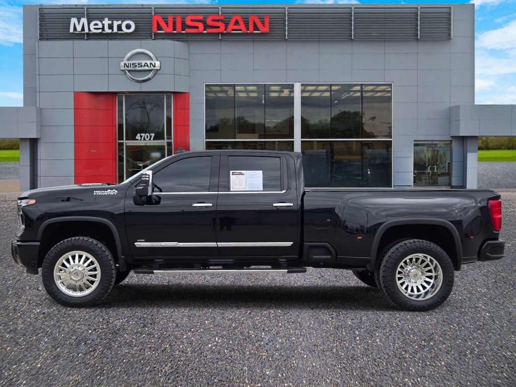 Used 2025 Chevrolet Silverado 3500 High Country w/ Technology Package image 3