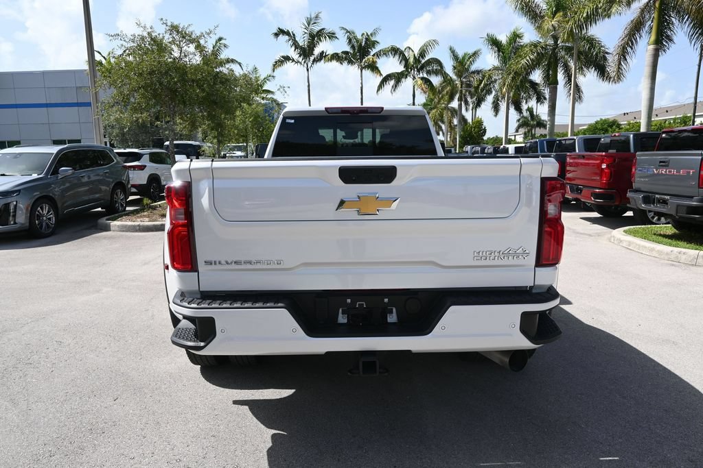 Used 2025 Chevrolet Silverado 3500 High Country w/ High Country Premium Package AWD/4WD image 11