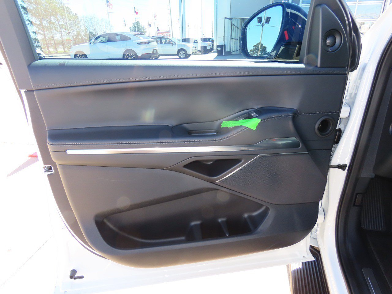 New 2026 Lincoln Navigator Premiere AWD/4WD image 25