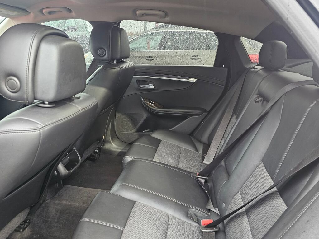 Used 2014 Chevrolet Impala LT w/ Convenience Package image 22