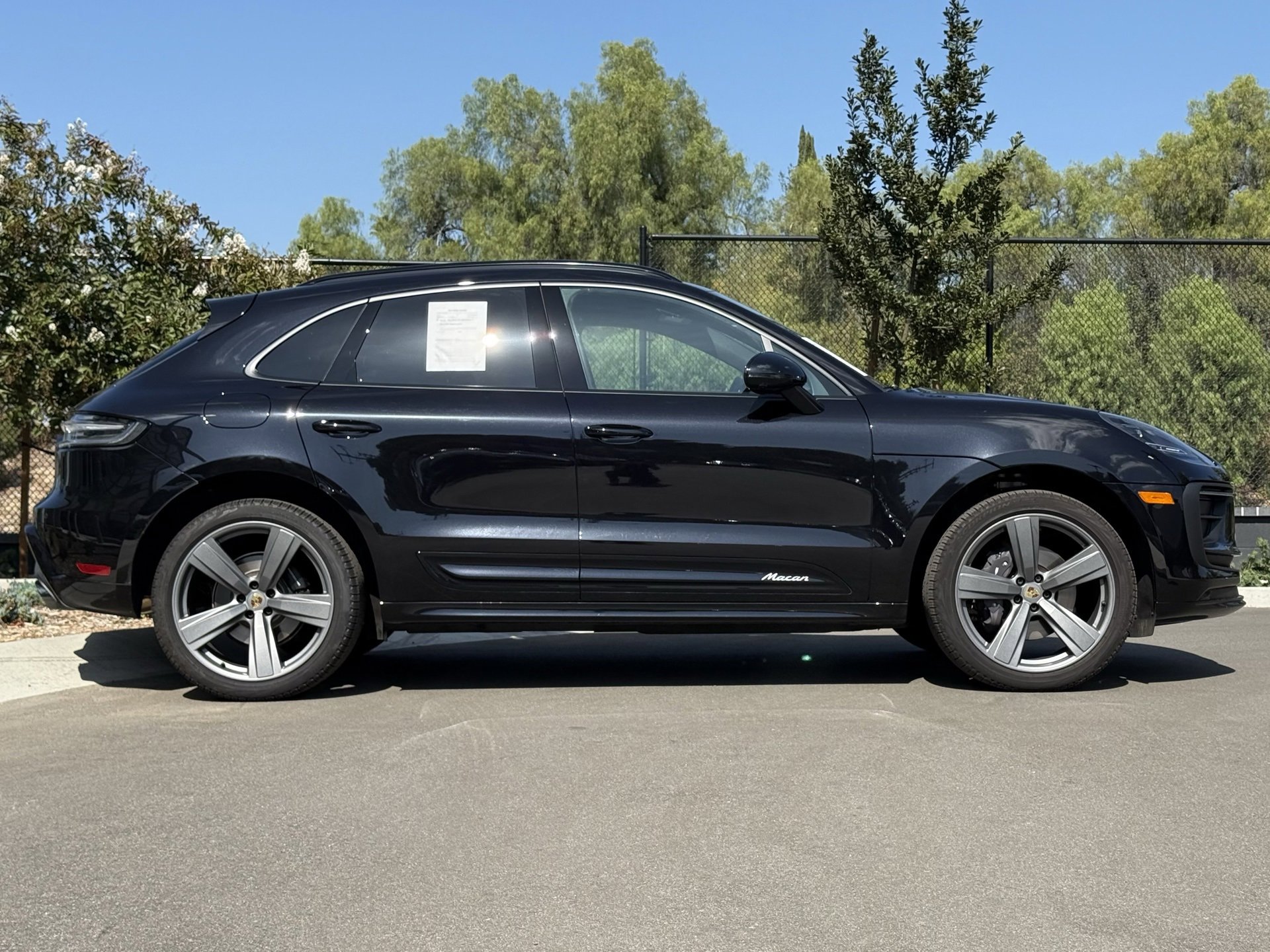 Used 2025 Porsche Macan image 8
