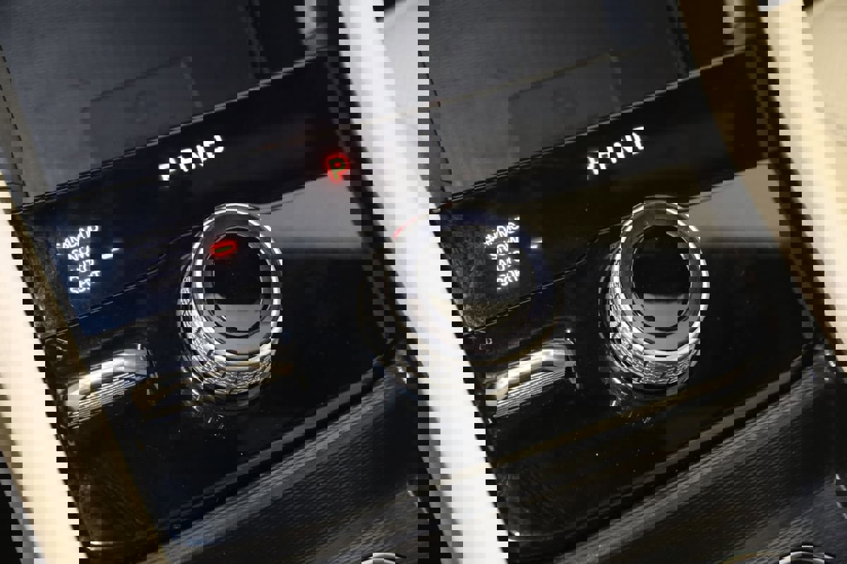 Used 2024 Jeep Grand Cherokee Limited w/ Luxury Tech Group II image 7