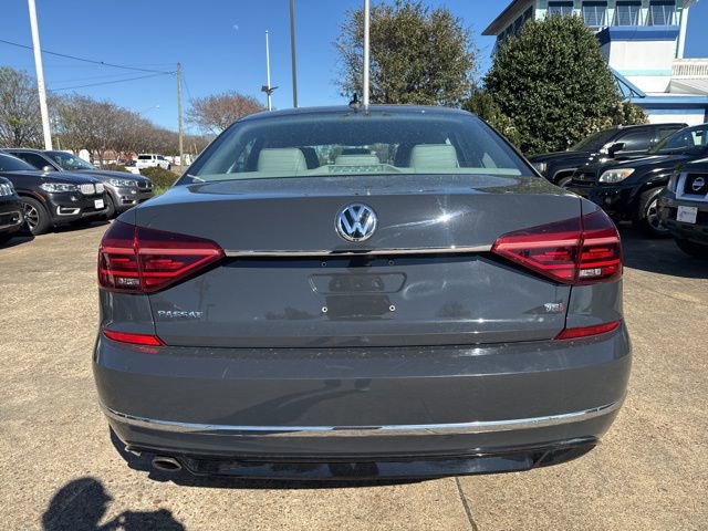 Used 2017 Volkswagen Passat 1.8T R-Line w/ R-Line Lighting Package image 5