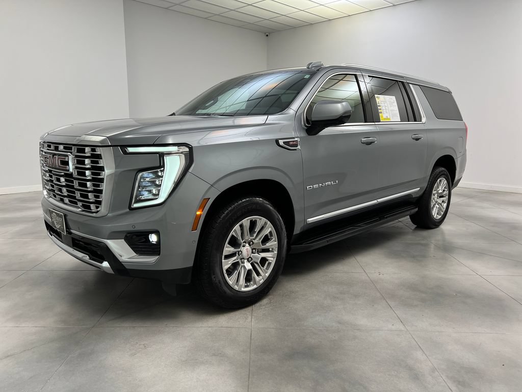 Used 2025 GMC Yukon XL Denali RWD image 4