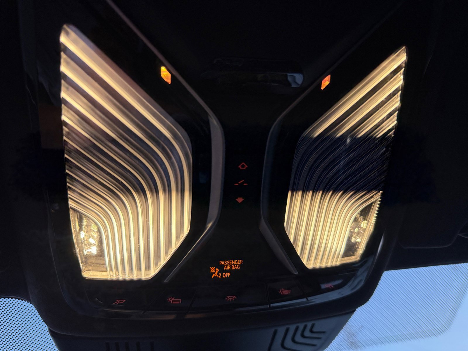 Used 2020 BMW M760i xDrive w/ Luxury Rear Seating Package AWD/4WD image 31