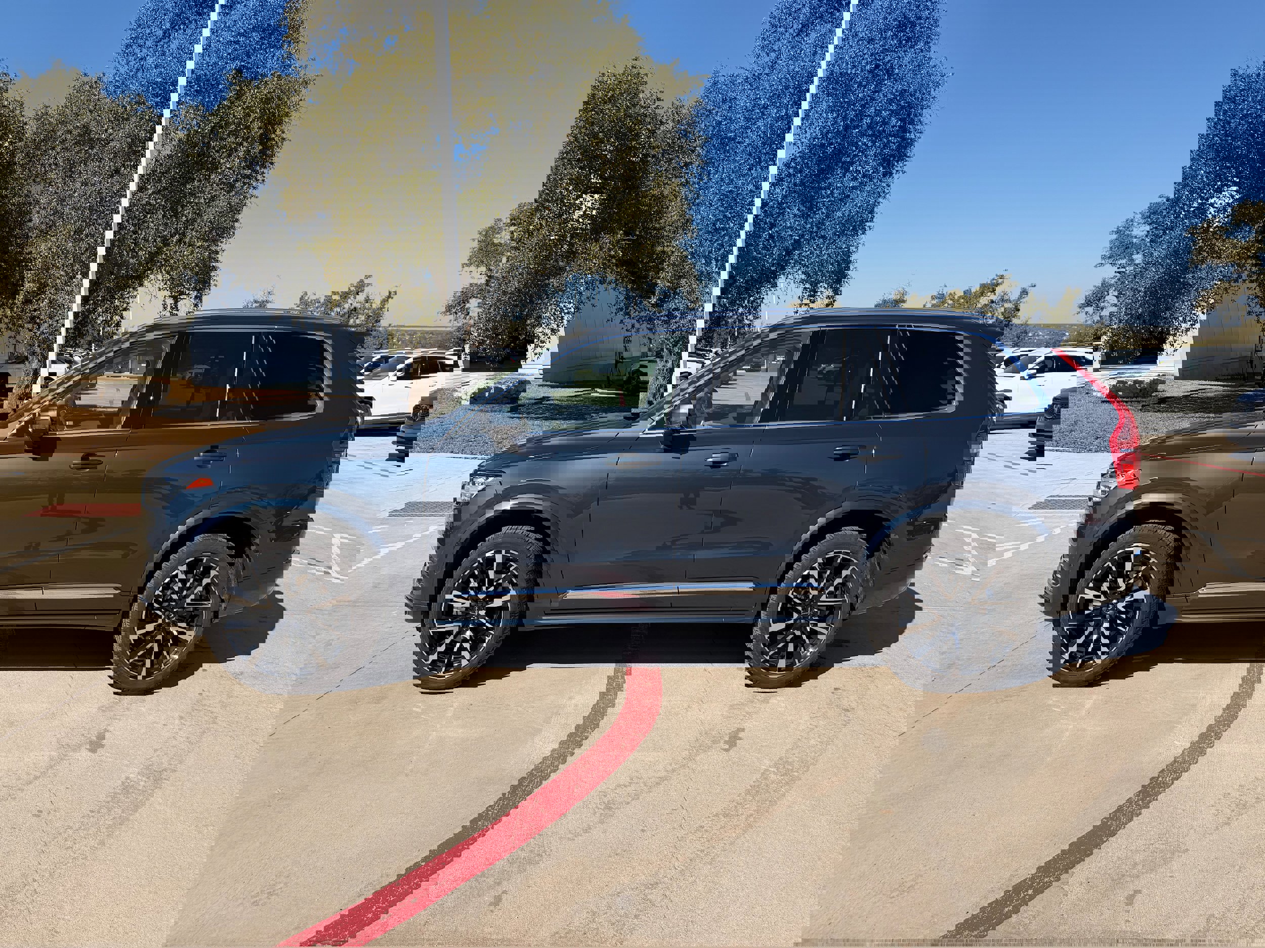 Certified 2024 Volvo XC90 B6 Plus w/ Protection Package Premier image 3