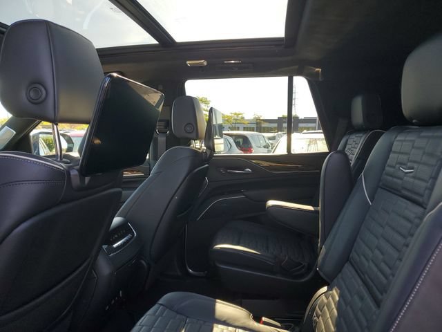 Certified 2022 Cadillac Escalade Premium Luxury Platinum AWD/4WD image 8