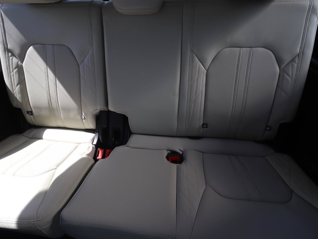 Used 2019 Ford Expedition Platinum RWD image 17
