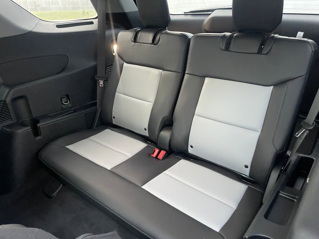 Used 2023 Ford Explorer XLT w/ Equipment Group 202A image 19