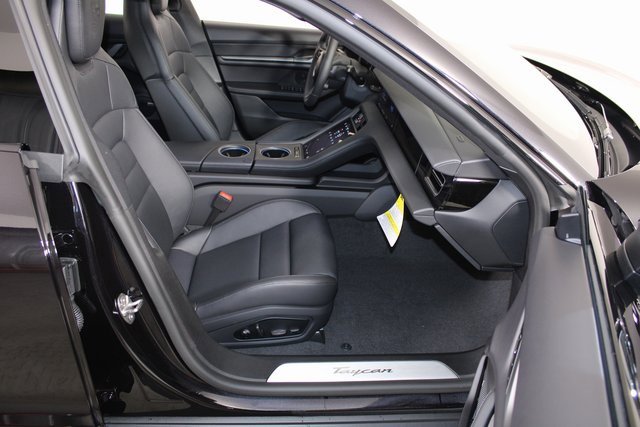 New 2025 Porsche Taycan image 24