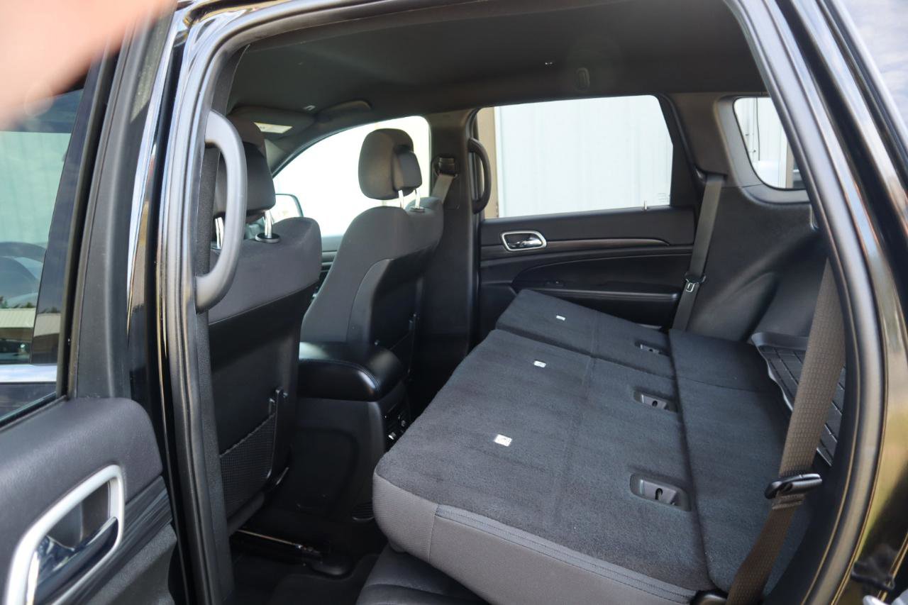 Used 2019 Jeep Grand Cherokee Laredo w/ 18" Wheel & 8.4" Radio Group image 50