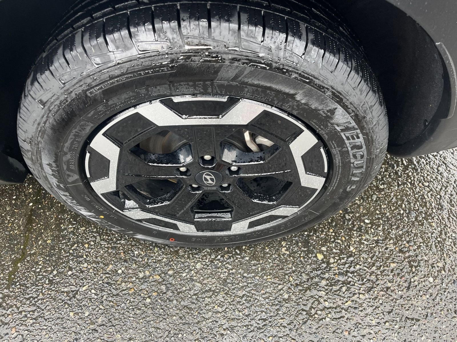 Used 2025 Hyundai Santa Fe SEL FWD image 33
