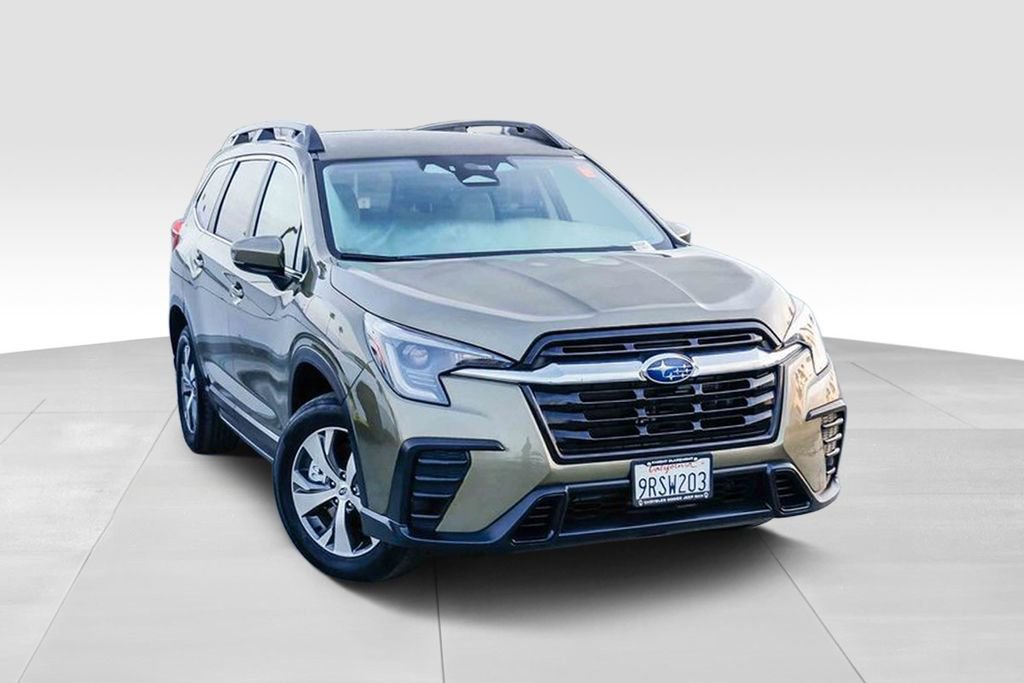 Used 2025 Subaru Ascent Premium image 2