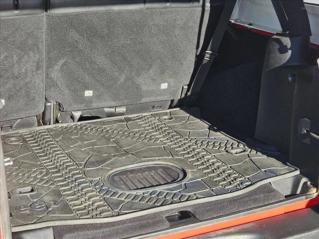 Used 2015 Jeep Wrangler Unlimited Sahara image 15