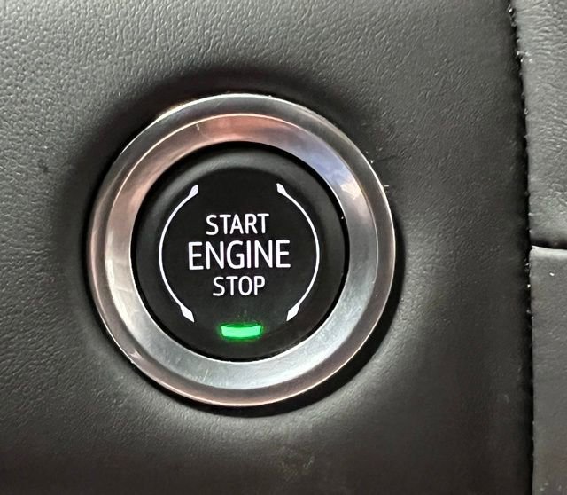 Used 2024 GMC Yukon Denali Ultimate AWD/4WD image 32