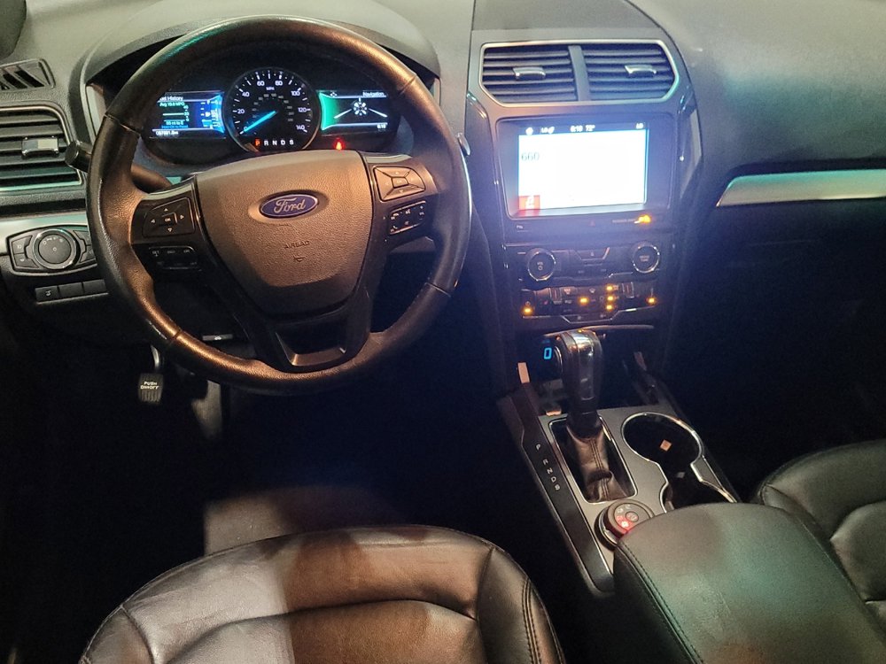 Used 2018 Ford Explorer XLT w/ Equipment Group 202A AWD/4WD image 22