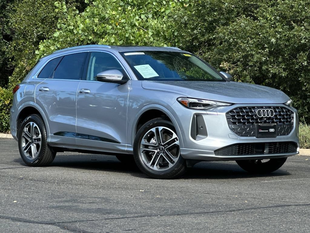 Certified 2025 Audi Q5 Premium w/ Convenience Package AWD/4WD image 2
