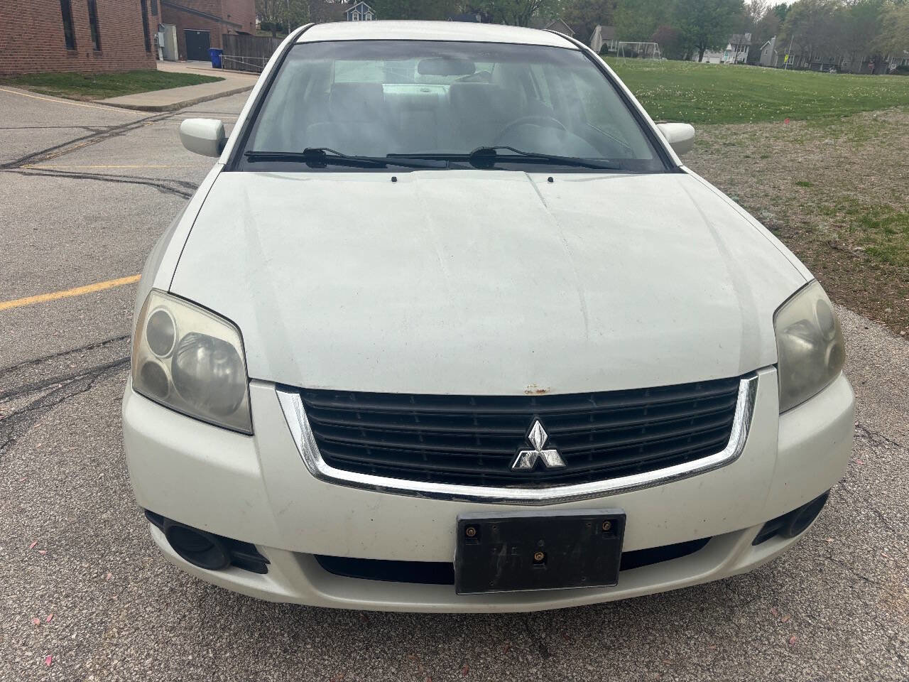 Used 2009 Mitsubishi Galant ES image 2