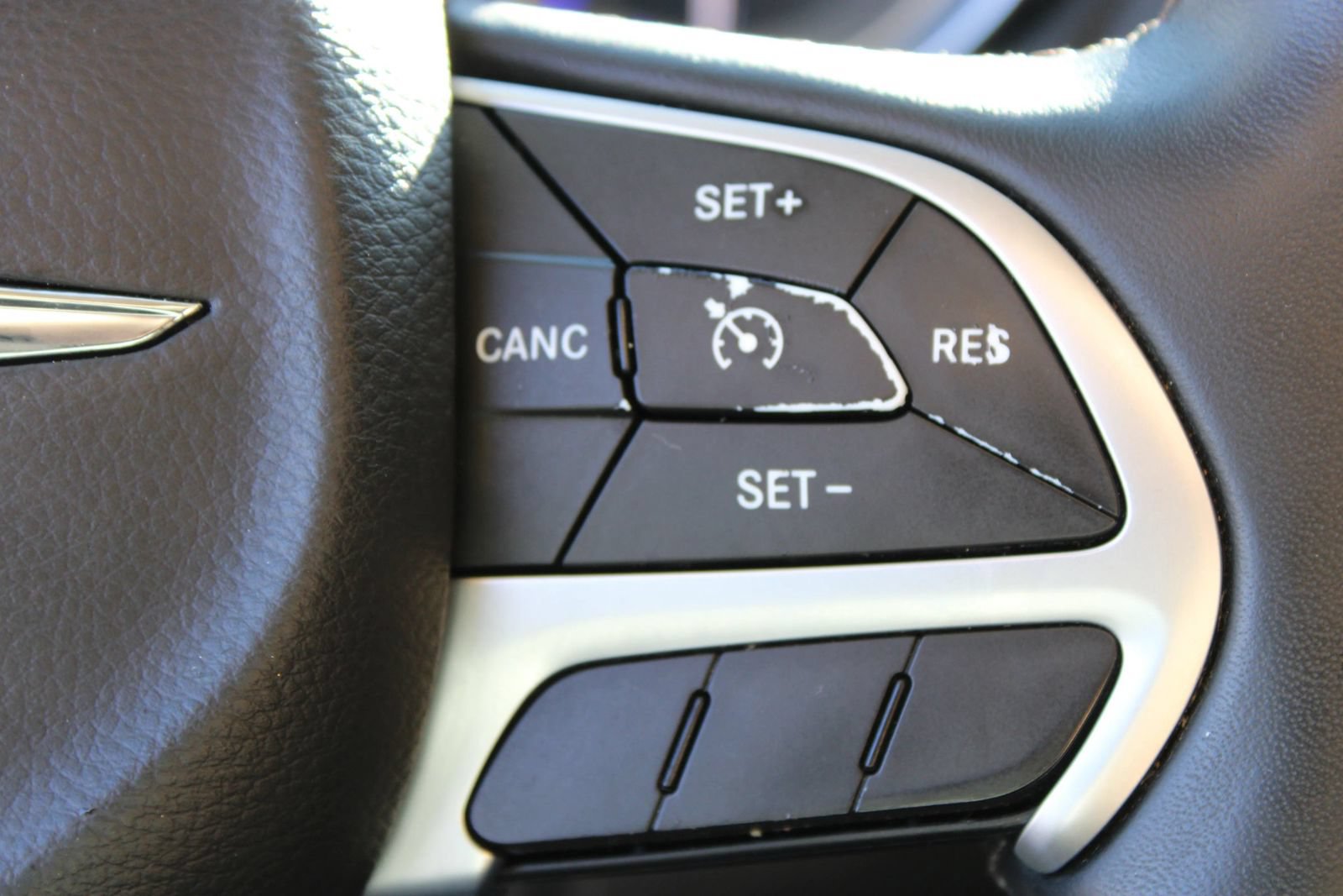 Used 2016 Chrysler 300 C RWD image 13