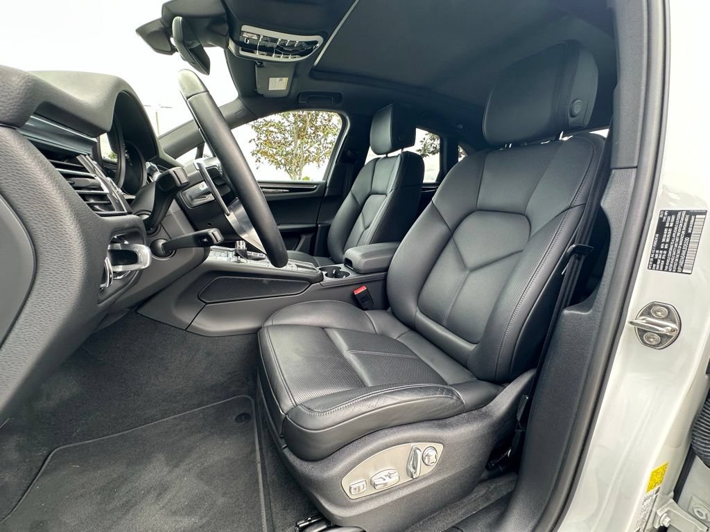 Certified 2021 Porsche Macan S AWD/4WD image 5