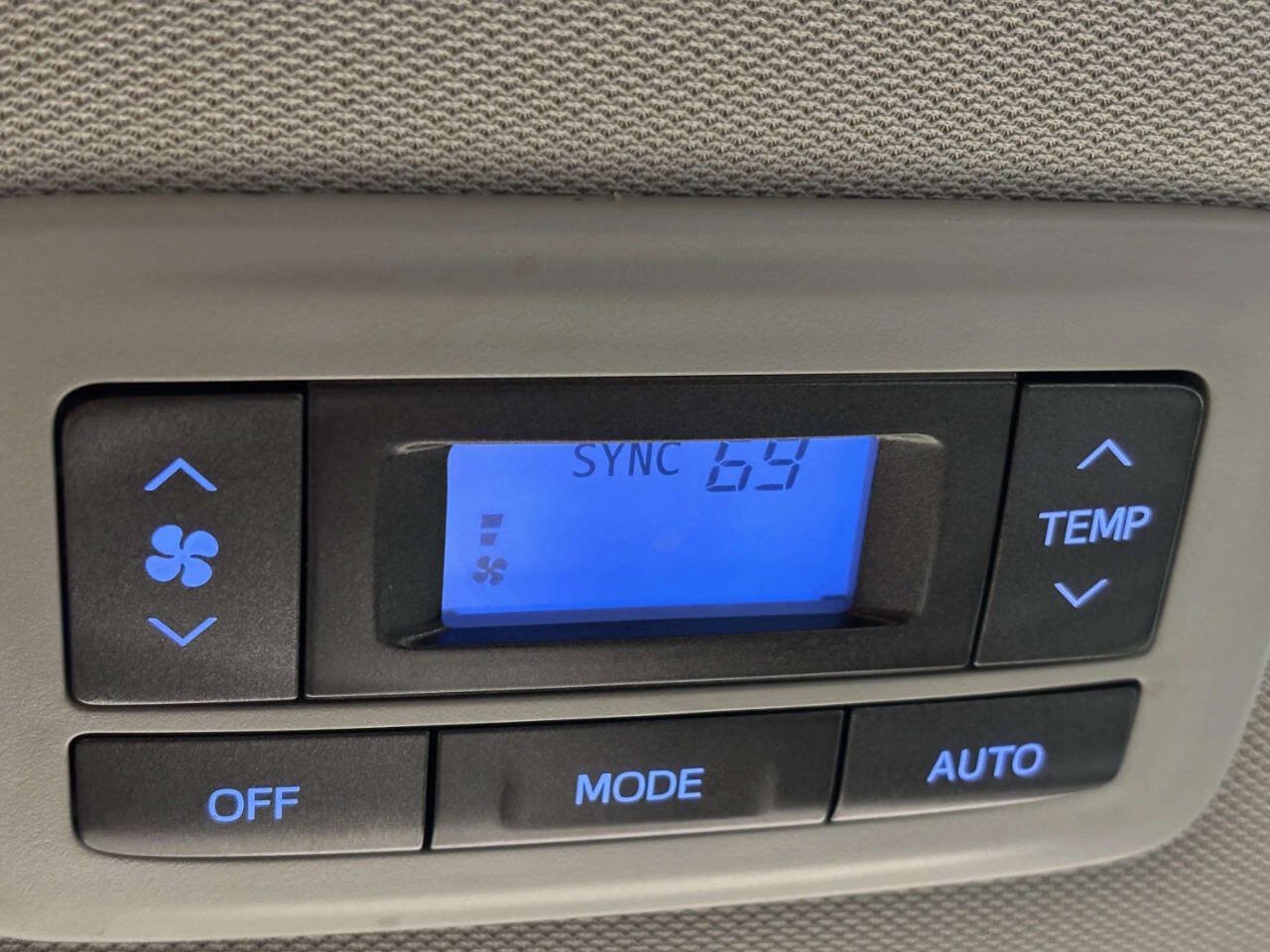 Used 2015 Toyota Sienna XLE FWD image 33